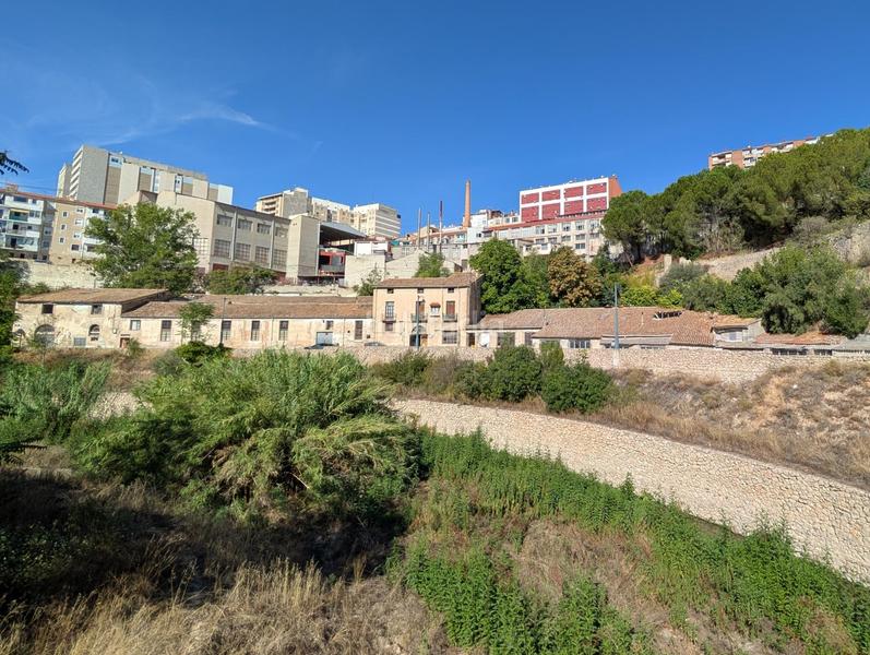 Foto 64c35730-4b42-439c-a289-e47d097eca29. Bâtiment à usage industriel dans Centre-Zona Alta Alcoi