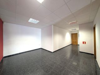 Oficina a Eixample. Oficina coworking en alquiler con opción a compra en la alameda