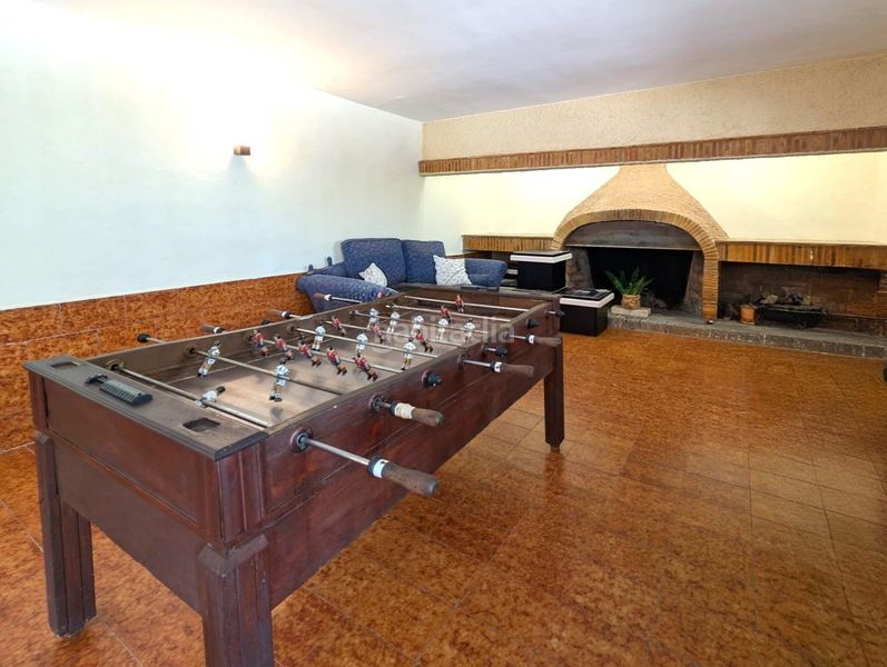 Foto 28a9e6bf-c060-4360-8928-fec80b309f58. Xalet amb aparcament a Cortes-Huertas Madrid