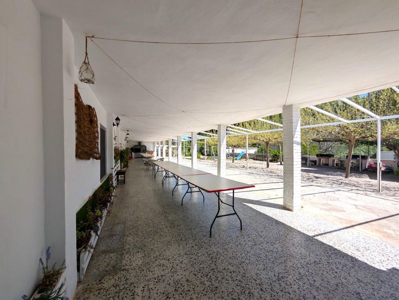 Foto 378cc9d1-243e-40ef-aad8-917f4d9c1135. Xalet amb aparcament a Cortes-Huertas Madrid