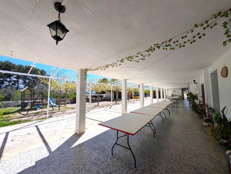 Foto 4e29db5a-6445-42d7-b1f7-b8a42e46f827. Xalet amb aparcament a Cortes-Huertas Madrid