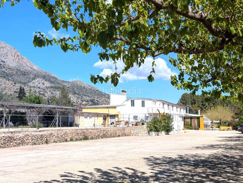 Foto 9f70be33-7de4-4f4a-a820-f2fa1e80d168. Xalet amb aparcament a Cortes-Huertas Madrid