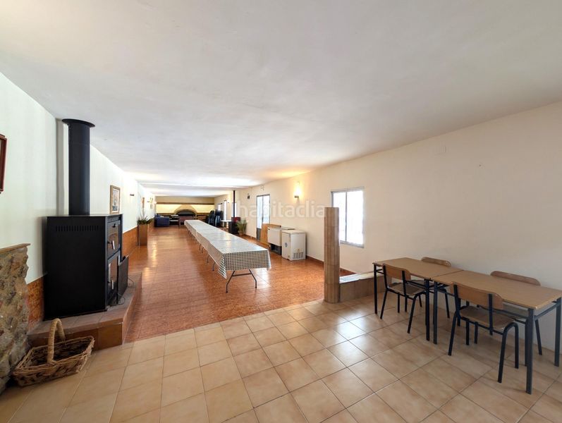 Foto f27b0499-f9e9-42db-8cac-af043ee53413. Xalet amb aparcament a Cortes-Huertas Madrid