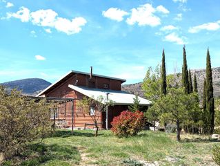Bauernhof in Camino mazajarán. Exclusiva finca con viñedos y bodega en inazares