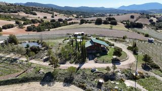 Masia en Camino mazajar�n. Exclusiva finca con vi�edos y bodega en inazares