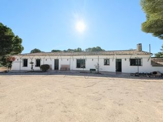 Masia a Ibi. En venta singular finca rústica en la falda de onil a tan solo 4