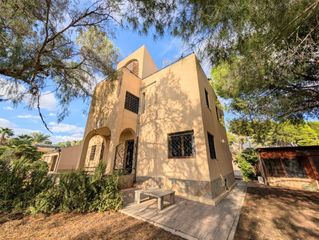 Chalet in Montnegre. Oportunidad chalet en venta en rio park mutxamiel
