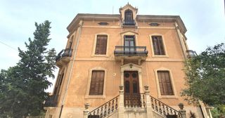 Xalet en Santa Rosa. Singular palacete en venta del siglo xviii arquitectura ecl�ctic