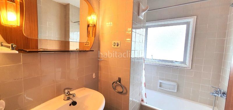 Foto 844bd5ca-fff7-4957-a841-a12390f72ea7. Apartament amb aparcament piscina a Playa Levante Benidorm