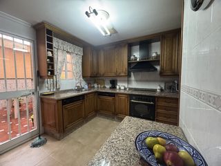 Casa  Calle ruiz zorrilla. Espectacular vivienda unifamiliar zona teniente miranda  blas in