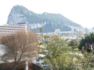 Piso  Calle andres vi�as. Inversi�n en pr�ncipe de asturias  vivienda actualmente alquilad