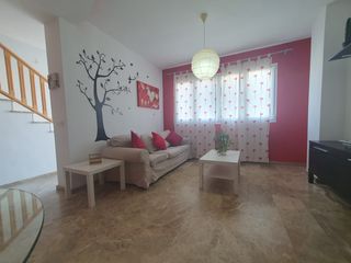 Semi detached house  Calle gomera. Adosado con jardín, aparcamiento privado y azotea