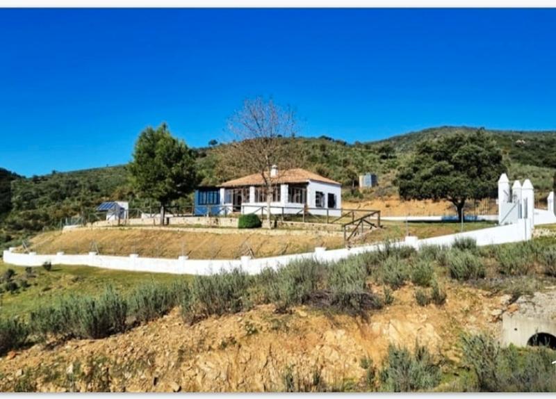 Foto aa0cd7a4-c132-4d3c-a676-2322b48904e9. Finca rústica en Zufre