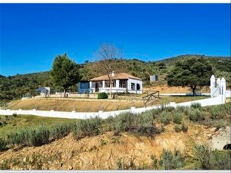 Foto 89672540-4783-4516-8126-dbdefa86b47c. Finca rústica en Zufre