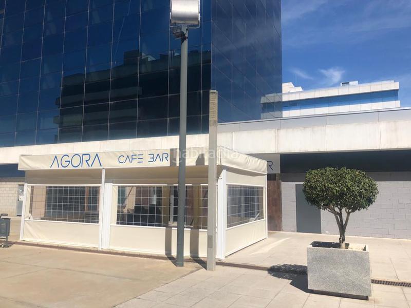 Foto d30e0dad-784d-40db-aa19-61ee50210d88. Local comercial en n/a oportunidad de compra de negocio con licencias en Sevilla