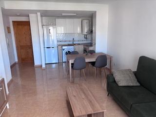 Lloguer Apartament a Avenida de daya nueva 5. Alquiler anual en almoradí