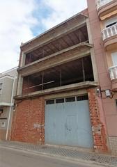 Haus in Nules. Impresionante casa con patio en nules de 498 m2 construidos y pa