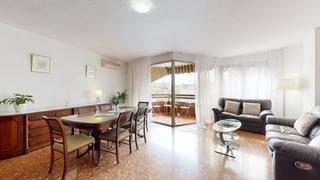 Appartement à Arrancapins. Amplio y luminoso piso de 139 m2 con 4 habitaciones, balcón ampl