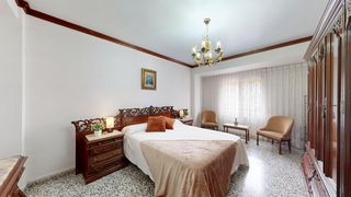 Pis  Valencia - av gaspar aguilar. Amplio y luminoso piso de 140 m2 con 4 habitaciones, balcón ampl
