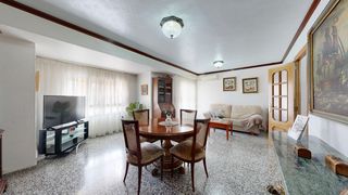 Pis  Valencia - av gaspar aguilar. Amplio y luminoso piso de 140 m2 con 4 habitaciones, balcón ampl