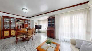 Pis  Valencia - av gaspar aguilar. Amplio y luminoso piso de 140 m2 con 4 habitaciones, balcón ampl
