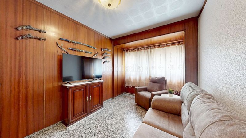 Piso amplio y luminoso piso de 140 m2 con 4 habitaciones, balcón amplio y ascensor. estás buscando la vivienda perfecta que al verla te en Valencia - Imagen 38