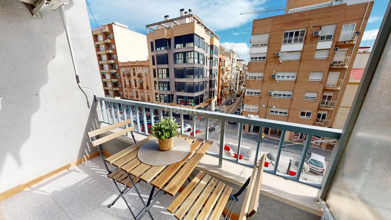 Piso amplio y luminoso piso de 140 m2 con 4 habitaciones, balcón amplio y ascensor. estás buscando la vivienda perfecta que al verla te en Valencia