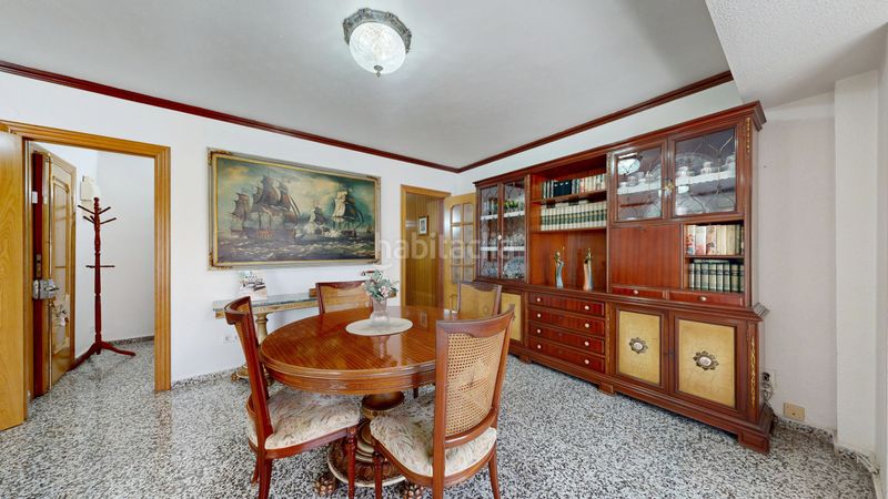 Piso amplio y luminoso piso de 140 m2 con 4 habitaciones, balcón amplio y ascensor. estás buscando la vivienda perfecta que al verla te en Valencia - Imagen 12
