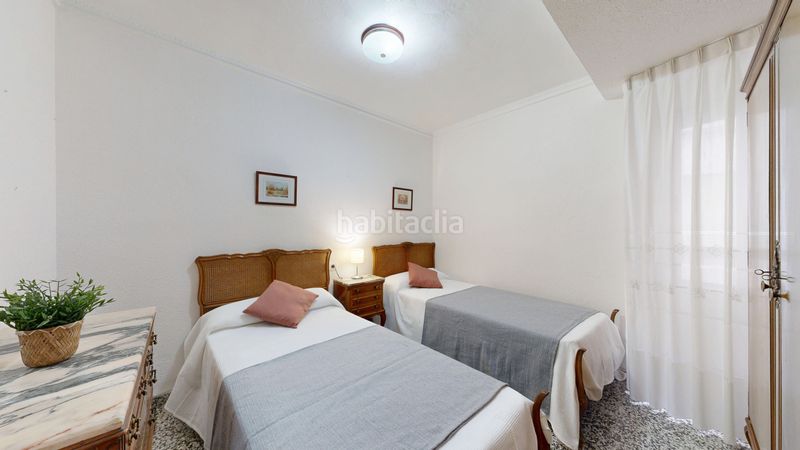 Piso amplio y luminoso piso de 140 m2 con 4 habitaciones, balcón amplio y ascensor. estás buscando la vivienda perfecta que al verla te en Valencia - Imagen 22