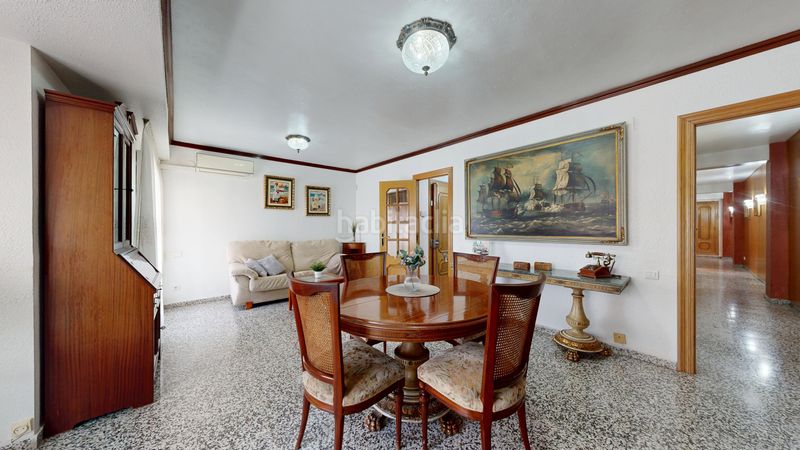Piso amplio y luminoso piso de 140 m2 con 4 habitaciones, balcón amplio y ascensor. estás buscando la vivienda perfecta que al verla te en Valencia - Imagen 13