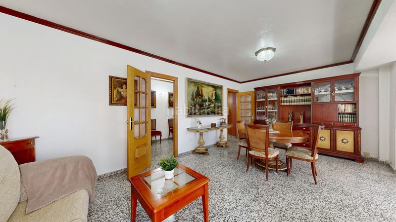 Piso amplio y luminoso piso de 140 m2 con 4 habitaciones, balcón amplio y ascensor. estás buscando la vivienda perfecta que al verla te en Valencia - Imagen 8