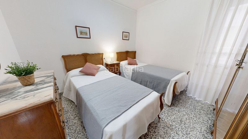 Piso amplio y luminoso piso de 140 m2 con 4 habitaciones, balcón amplio y ascensor. estás buscando la vivienda perfecta que al verla te en Valencia - Imagen 24