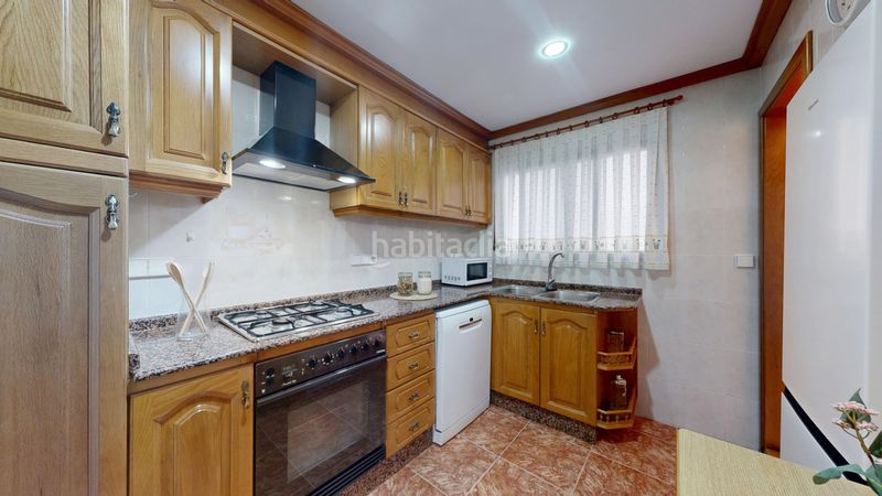 Piso amplio y luminoso piso de 140 m2 con 4 habitaciones, balcón amplio y ascensor. estás buscando la vivienda perfecta que al verla te en Valencia - Imagen 16