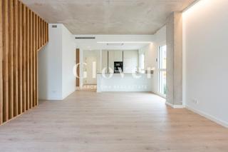 Miete Zweistöckige Wohnung in Montmar