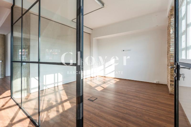 Foto 1ae75c6e-ab40-45dd-8eec-5b11057c4338. Miete büro in Sants Barcelona