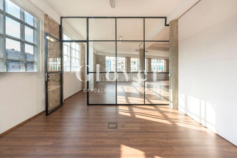 Foto c2371585-fe3f-4b4d-9617-5c3947a0249d. Miete büro in Sants Barcelona