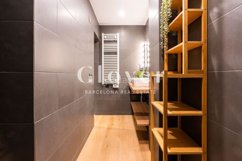 Foto 47af37e4-ef63-4b32-b772-15702cc11774. Planta baixa a Raval Barcelona