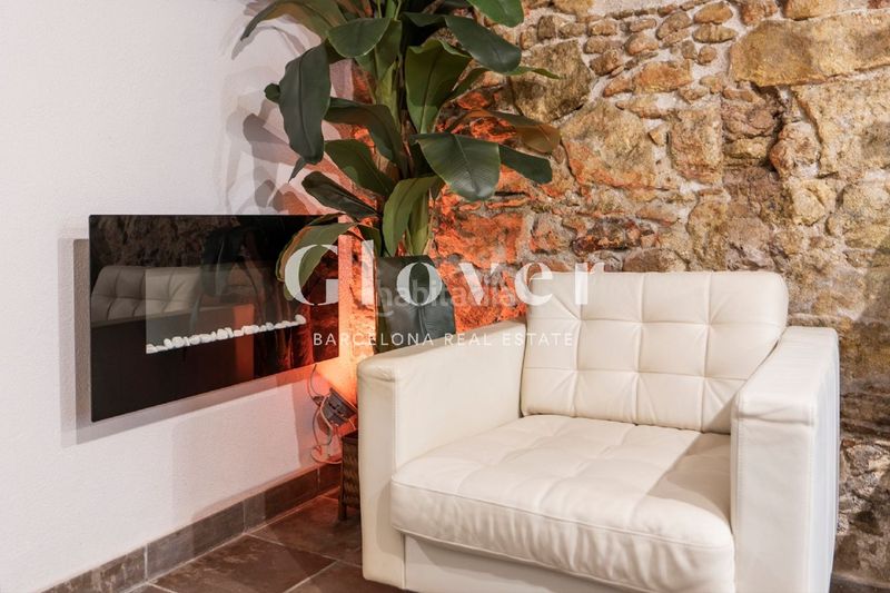 Foto b8dd960d-9afa-44ae-a082-8022ebd3e832. Planta baixa a Raval Barcelona
