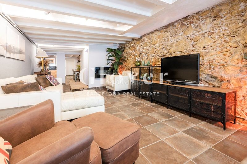 Foto c84d6524-083d-462e-b428-49603cd6f2c9. Planta baixa a Raval Barcelona