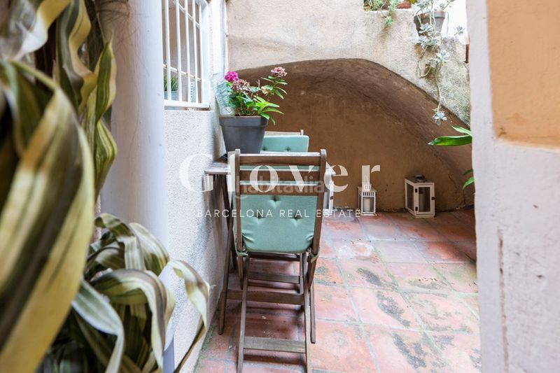 Foto cd8f34d4-20e8-4c73-a907-4c0b2944f370. Planta baixa a Raval Barcelona