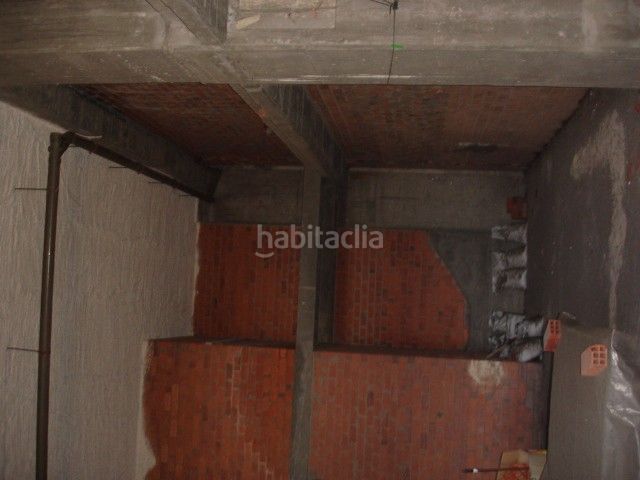 Foto 2f33b9a3-7596-469d-a735-9251b31366c8. Local comercial a Los Rosales Coruña (A)