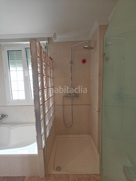Foto 04818bb4-3e2b-4327-a0f1-4c79322478fd. Casa adossada amb calefacció aparcament a Arabella Bilbao