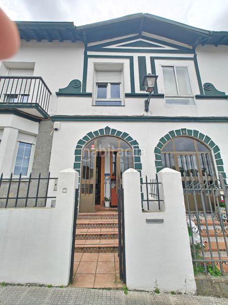Foto a3e19ba4-d623-4e0f-af0a-0295fdd44ace. Casa adossada amb calefacció aparcament a Arabella Bilbao