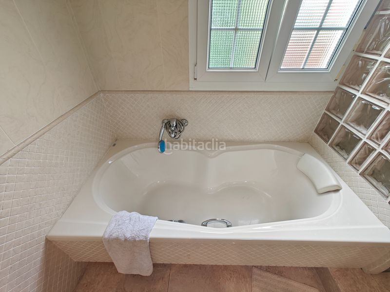 Foto b68532ea-f620-42b6-8f90-6fd978d78b19. Casa adossada amb calefacció aparcament a Arabella Bilbao