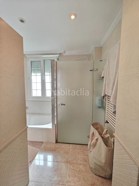 Foto d0895551-caed-437a-883c-7c4e002ca62e. Casa adossada amb calefacció aparcament a Arabella Bilbao
