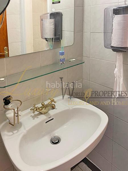 Foto e02b4ddc-cd33-49fd-b900-2ef6e42c4317. Locale commerciale in Los Cristianos Arona