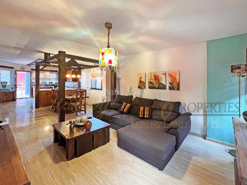 Foto 206a0542-e686-45cf-b6ff-2154ae2e5ee0. Casa con parcheggio piscina in Playa Fañabé Alto Adeje