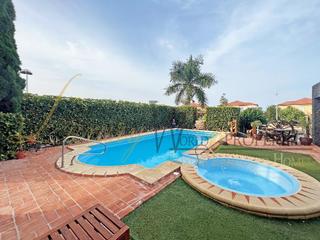 Casa en Playa Fañabé Alto. Villa en el madronal