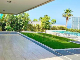 Casa a La Caleta. Villa en golf costa adeje