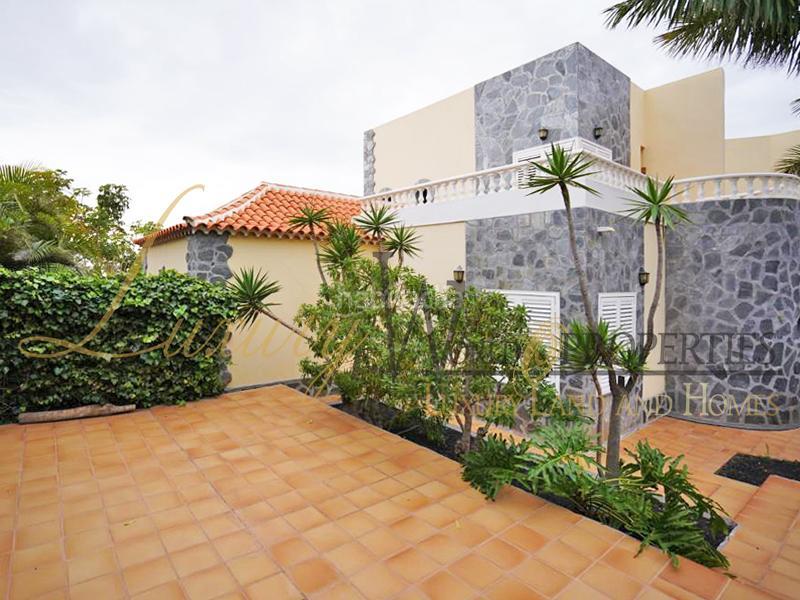 Foto 6e06ef14-b543-4c8b-8aaa-8a7cbc34adb9. House with parking pool in Torviscas Centro y Alto Adeje